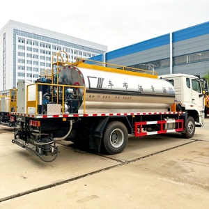 Camion distributeur d'asphalte intelligent Howo 11m³ Euro 2 pour le pavage routier - Product Image 2