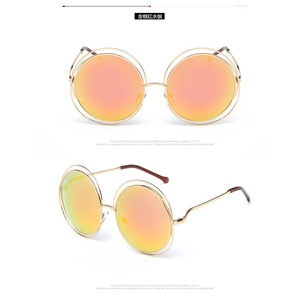 <span class=keywords><strong>Gafas</strong></span> <span class=keywords><strong>de</strong></span> <span class=keywords><strong>sol</strong></span> populares <span class=keywords><strong>de</strong></span> metal redondas con diseño <span class=keywords><strong>de</strong></span> zorro salvaje, lentes degradadas coloridas con revestimiento, protección UV400, montura hueca <span class=keywords><strong>de</strong></span> doble círculo. - Product Image 5