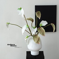 Anggrek Anthurium Modern Realistis Besar, Batang Panjang 73cm, Bunga Merah Lembut Buatan dari EVA, Dekoratif Ramah Lingkungan untuk Pernikahan dan Dekorasi Rumah