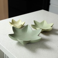 Vente en gros d'assiettes créatives en céramique verte, vaisselle en forme de feuille de lotus, plateau à dessert aux fruits et à salade, vaisselle, décoration simple