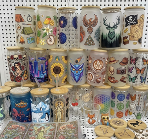 Gobelets et enveloppes personnalisés en plastique et caoutchouc de 16 oz, imperméables, lavables, imprimés UV, avec des motifs uniques pour accessoires de tasses - Product Image 1