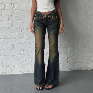 Jean en denim délavé foncé respirant style Y2K streetwear avec rivets et œillets métalliques à taille en V pour femme - Product Image 1