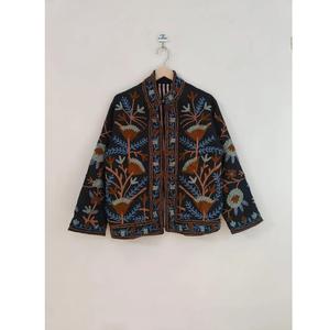 Chaqueta Bomber Boho Suzani Clásica, Artesanal, con Bordado Floral, Ecológica, Transpirable y Reversible para Invierno - Product Image 1