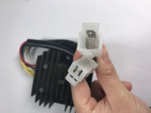 WANOU Piezas Eléctricas para Motocicletas NX650 <span class=keywords><strong>Regulador</strong></span> <span class=keywords><strong>de</strong></span> Voltaje para Motocicleta <span class=keywords><strong>de</strong></span> 12V - Product Image 5