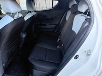 Beli SUV Dijual Harga Bagus Transmisi Otomatis Jok Kain Interior Gelap Setir Kiri Mobil Bekas