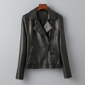 Veste en cuir véritable pour femmes, veste en cuir courte de motard pour femmes, veste en cuir de style costume en peau de mouton - Product Image 4