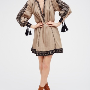 Robe en lin brodée à manches longues et col en V avec franges, personnalisée pour femmes, nouvelle collection décontractée - Product Image 4