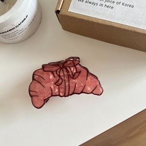 Pince à cheveux en acrylique mignonne en forme de tasse à café et de croissant avec design ajouré, pinces occidentales pour usage quotidien - Product Image 6