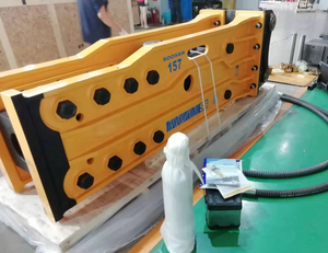 Casse-pierre hydraulique SOOSAN SB 157 de type supérieur pour excavatrices de 40 à 55 tonnes, état neuf, utilisation en démolition, garantie 1 an, moteur et engrenages inclus - Product Image 5