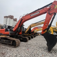 Excavadora de cadenas Doosan DX225LCA de 22 toneladas de alta calidad, con pocas horas de uso, pintura original, bomba Kawasaki usada de bajo consumo.