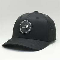 Casquette de sport classique noire de haute qualité en polyester avec trous laser Patch en caoutchouc Logo personnalisé Casquettes de baseball pour hommes