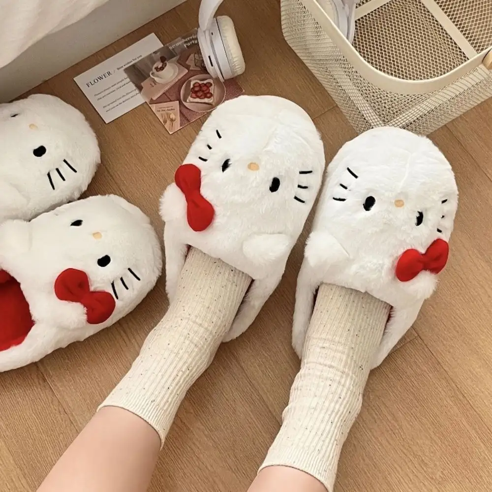 Sanrio รองเท้าแตะผ้ากำมะหยี่สีขาวน่ารัก, รองเท้าสำหรับใส่ในห้องนอนฤดูใบไม้ร่วงฤดูหนาว