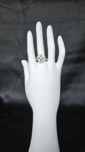 Bague en jade en forme de fleur réglable en argent 925 personnalisable Jadeite Paradise, option de gravure personnalisée, certifiée NGIC - Product Image 3