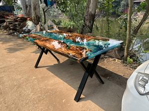 Acabado Resistente al Agua para Uso Profesional a Largo Plazo, Moderna Superficie de Mesa de Madera Epoxi con Madera Maciza - Product Image 5