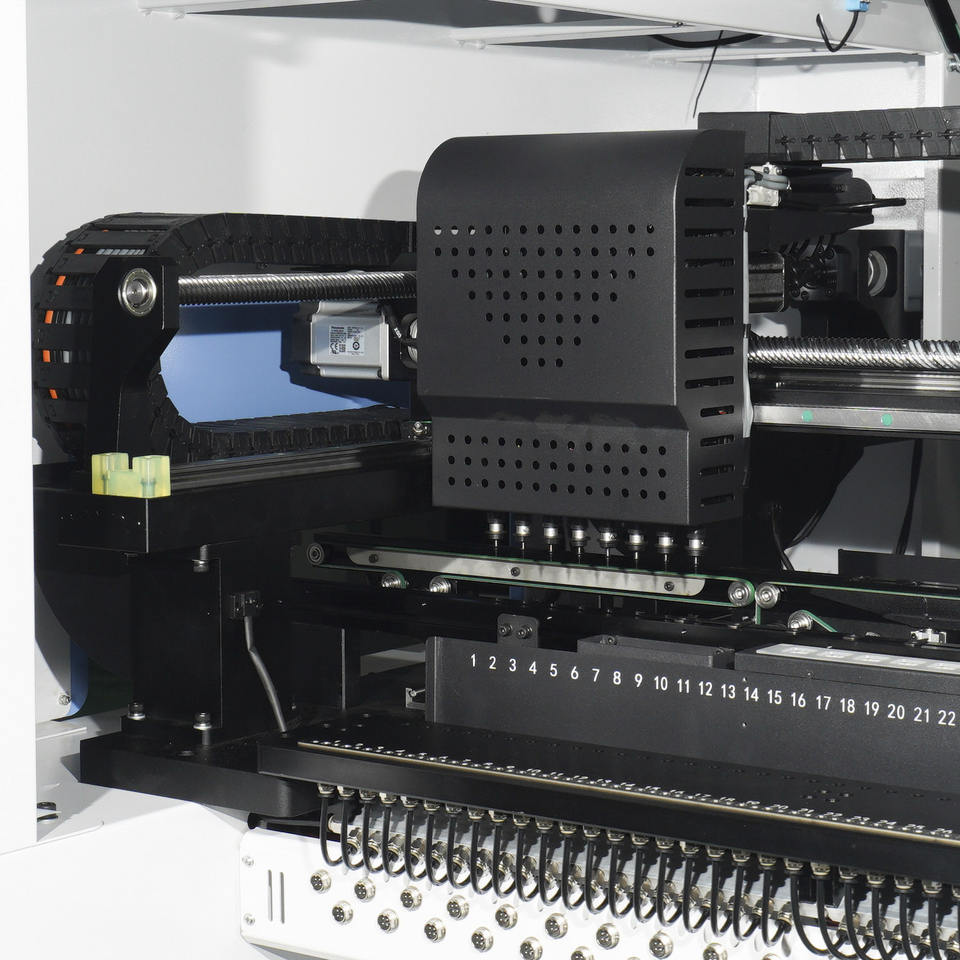 Insert Machine Operator SMT Insert Machine HW-T8-80F Big Size SMT/SMD Multifunctional Automatic ...