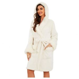 <span class=keywords><strong>Accappatoio</strong></span> in pile felpato lavorato a maglia <span class=keywords><strong>con</strong></span> <span class=keywords><strong>cappuccio</strong></span>, lunghezza al ginocchio, per il massimo relax invernale da <span class=keywords><strong>donna</strong></span> - Collezione 2026 - Product Image 2