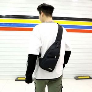 2025 Hot Selling Fashion Men Shoulder Chest Motorcycle Bike Sling Bag Zipper Closure Custom Logo Usb Anti Theft Crossbody Bag - Product Image 2