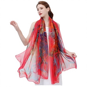 Pañuelo Largo Cuadrado de Chifón con Estampado Floral, Protección Solar, para el Cuello, Ideal para Vacaciones en la Playa, Uso Diario y Actividades al Aire Libre - Product Image 3