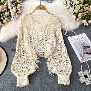 Blus Vintage Kasual Musim Semi Dengan Desain Berongga O-neck Lengan Panjang Berumbai - Product Image 1