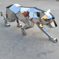Sculpture de panthère géométrique YOUFINE en acier inoxydable poli miroir, statue de léopard moderne en métal facetté pour place publique extérieure