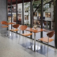 Ensemble de mobilier commercial pour restaurant, bistro, fast-food, café, salon de thé : banquette de salon et table et chaises modulaires en gros