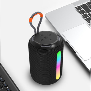 ลำโพงบลูทูธไร้สายแบบพกพาสำหรับใช้งานกลางแจ้ง ปรับแต่งได้ พร้อมไฟ RGB สีสันสดใส ให้เสียงซับวูฟเฟอร์รอบทิศทาง สร้างบรรยากาศ - Product Image 1