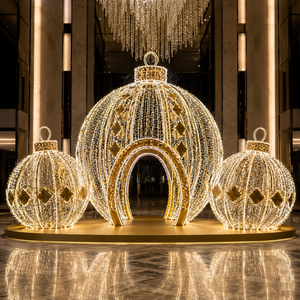 Arche lumineuse LED géante à motif de boules de <span class=keywords><strong>Noël</strong></span>, 3 pièces, à rayures verticales blanc chaud, pour <span class=keywords><strong>marché</strong></span> de <span class=keywords><strong>Noël</strong></span> extérieur, faible MOQ B2B - Product Image 1