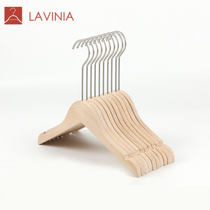 Logo karşıladı çocuk ahşap askı çocuklar giysi askısı özel logo ahşap askılar - Product Image 2