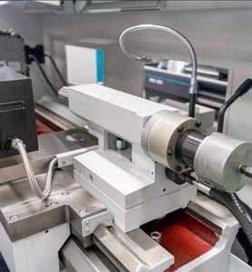 CK6166 CNC Torna Tezgahı 380V Orta Boy Yatay CNC Düz Yataklı Torna, Canlı Takım Tornası ve Özelleştirilmiş Kontrol Sistemi ile - Product Image 2