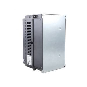 Variateur de fréquence Delta VFD185CP43B-21 pour ventilateur/pompe, 18,5 kW (25 CV), triphasé 380-480 V CA, 38 A usage léger / 32 A usage normal - Product Image 4