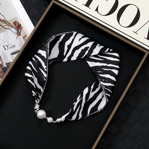 57*13 सेमी मोती स्टड डायमंड चुंबकीय क्लैस्प स्कारफ विंटेज पतली लंबी पट्टी स्कार्फ स्वयं सक्शन बकल स्कारफ गौण - Product Image 5