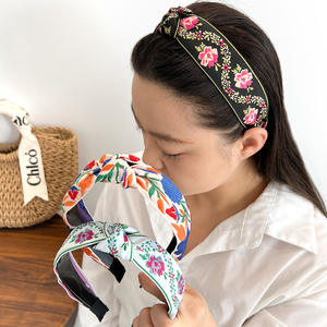 طوق شعر مسطح بنمط عرقي بوهيمي عصري مطرز بالزهور الحلوة قماش عتيق معقود أربطة رأس بوهيمية للنساء - Product Image 5