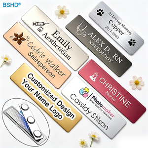 Placas de Identificación Magnéticas de Aluminio Anodizado Cepillado Personalizadas OEM, Etiquetas de Identificación Grabadas con Láser Aptas para Ropa para Clínicas Dentales y de Enfermería - Product Image 1