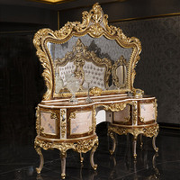 Lit de Luxe Opulent Baroque Doré, Cadre en Bois Massif Sculpté à la Main, Design Traditionnel Français Rococo, Ensemble de Lit Principal