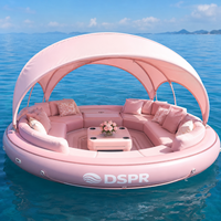 Plateforme de cabane gonflable pour resort avec bancs rembourrés, toit pare-soleil et large terrasse pour les fêtes à la piscine et à la plage