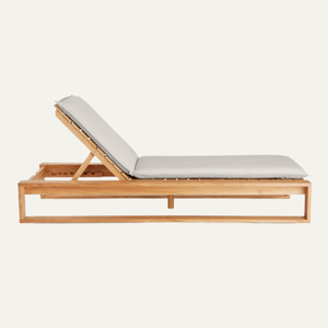 Chaise longue d'extérieur en teck massif réglable pour jardin et mobilier de resort - Product Image 1