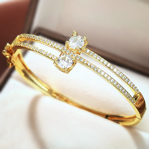 Bracciale a Cerchio Stratificato per Donne, Design Geometrico Semplice, Accessorio da Polso per Uso Quotidiano - Product Image 1