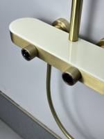 Robinetterie de douche de luxe en or brossé avec étagère de rangement, ensemble de douche 3 fonctions avec corps en laiton pour projets hôteliers et salles de bain
