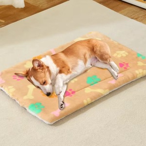 Tapis pour animaux de compagnie en <span class=keywords><strong>laine</strong></span> épaisse automne-hiver, confortable, moelleux, chaud, lavable, imprimé tendance, pour chat et chien, vente en gros d'usine - Product Image 2