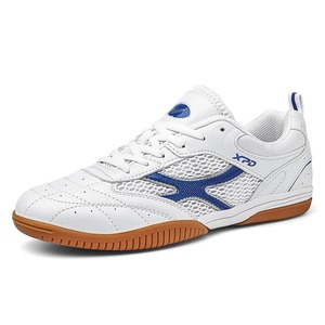 Zapatillas de tenis de mesa unisex blancas y rojas de malla, deportivas, con cordones, suela de goma antideslizante, transpirables, para uso en interiores de verano. - Product Image 4