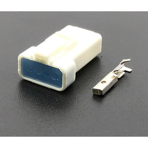 Connecteur électrique automobile à 4 broches, fiches mâles et femelles de 0,7 mm, en plastique blanc, pour utilisation automobile - Product Image 3