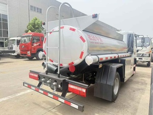 Camión Cisterna de Combustible Pequeño Dong Feng con Tanque de 3000L, Camión Dispensador de Combustible en Venta - Product Image 4