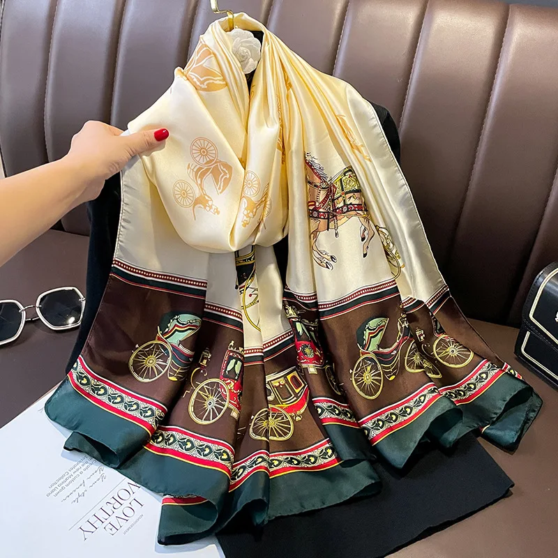 Женский шелковый шарф с принтом