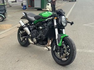 Motocicleta Deportiva <span class=keywords><strong>Benelli</strong></span> <span class=keywords><strong>752S</strong></span> Naked de Gasolina |   Motor de 754cc Refrigerado por Líquido, 67Nm de Torque, Estilo Retro Moderno, Suspensión Premium - Product Image 1