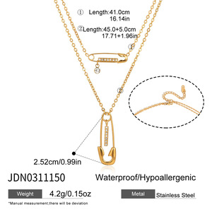 Collier ras du <span class=keywords><strong>cou</strong></span> tendance en acier inoxydable plaqué or 18 carats avec pendentif épingle <span class=keywords><strong>de</strong></span> sûreté, breloques croix, fermoir mousqueton et pavé <span class=keywords><strong>de</strong></span> zircones cubiques pour <span class=keywords><strong>femme</strong></span> - Product Image 6