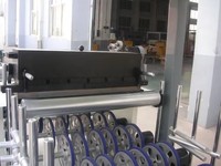 Machine automatique de revêtement de panneaux muraux de 650 mm avec système de laminage de film PVC pour ligne de fabrication de panneaux en MDF et WPC