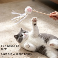 Jouet interactif pour chat en peluche avec design de patte mignon et rubans flottants