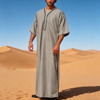 Robe longue musulmane à manches courtes pour homme, col en V, brodée, Kaftan islamique, Jubba arabe, Jalabiya, robe de prière marocaine