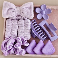 Kit de Soins Capillaires Rose Personnalisé 12 Pièces : Bandeau Nœud, Bracelets, Pinces Multi-Griffes, Chouchous en Velours – Idéal pour la Salle de Bain et les Voyages