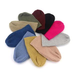 Gorro de punto cálido de Color sólido <span class=keywords><strong>con</strong></span> logotipo bordado personalizado a la moda - Product Image 1